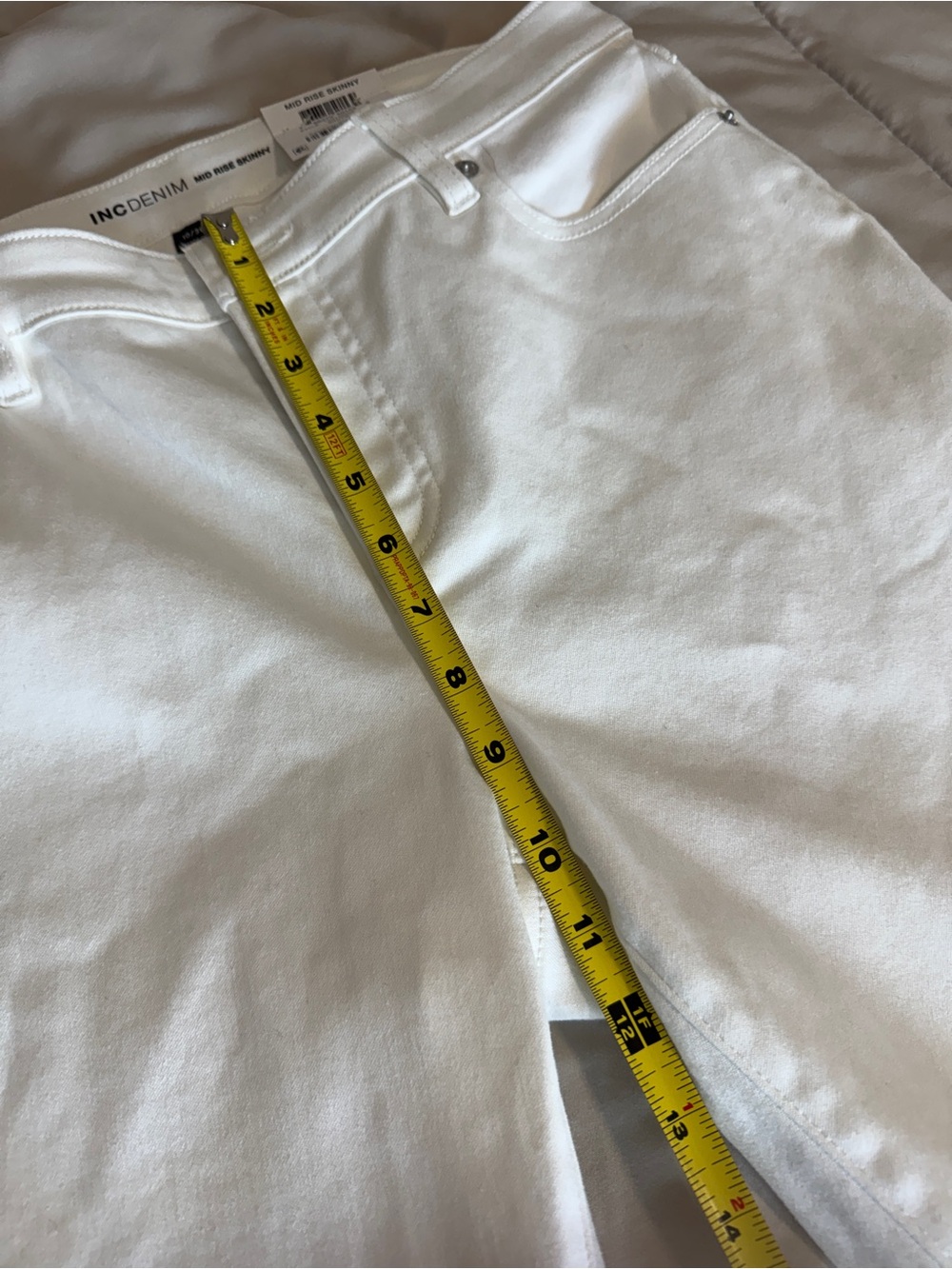 NWT INC Denim White Mid Rise Skinny Jeans Curvy 10/30 Distressed Knee - Picture 9 of 12